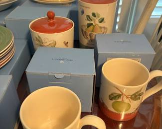 Wedgwood Sarah's Garden- selection of pieces with boxes