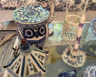 Blue and white chinoiserie decor