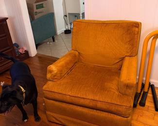 So comfy 70s chair
