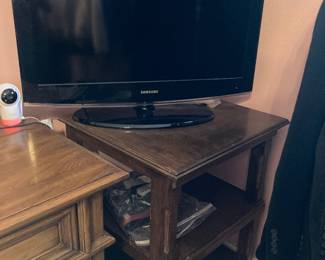 Samsung TV, 3-shelf stand