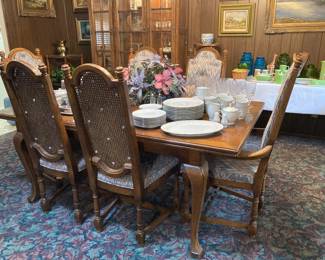cabriole-leg dining table with leaf and 8 chairs