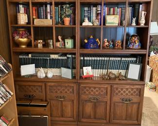 books, World Book set, Pooh figures and teapot, etc.