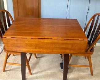Dual Stain Dropleaf Table WChairs