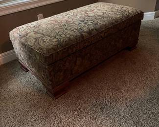 Large ottoman with storage 
