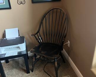 Black sitting chair 