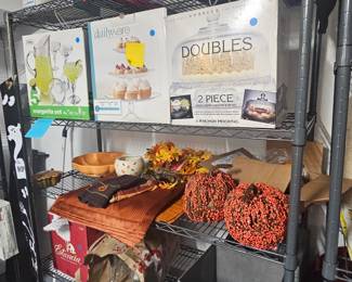 Serveware & holiday decor