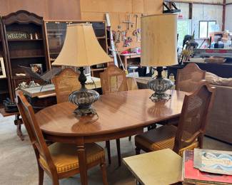 Dining table and chairs, lamps 