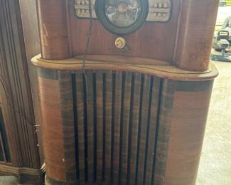 Antique radio 