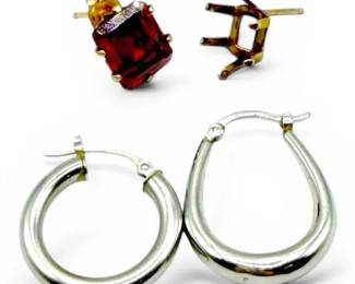 14k Damaged Mismatched Earrings 3.29g Total