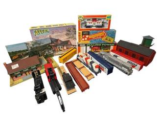 Large HO Scale Train Collection with Spirit of '76 Locomotive, Rolling Stock & Buildings