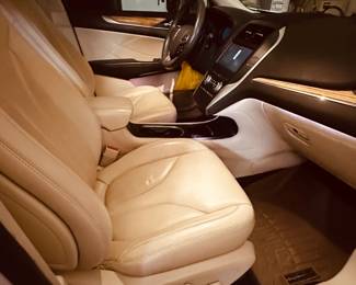 2015 Lincoln MKC - 4 Door Wagon / Sport Utility 2.3L, All Wheel Drive, Runs great, 36K Miles, Bump on the back but very clean. 