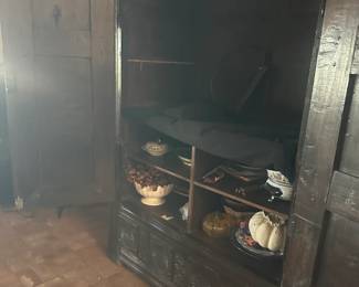 Beautiful Italian Cabinet.