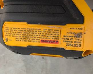 DeWalt DCST String Trimmer second image