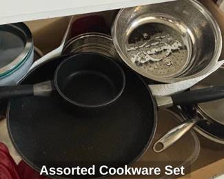 Assorted Cookware Set