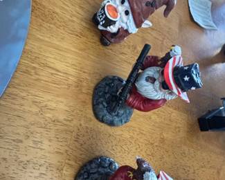 Patriotic Gnomes with Rifle and Eagle