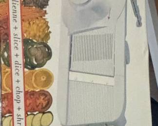 ETEKCITY Stainless Steel Digital Kitchen Scale with Removable Bowl and Other Kitchen Gadgets third image