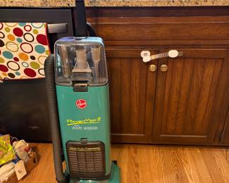 Hoover Upright Max11 with attachments