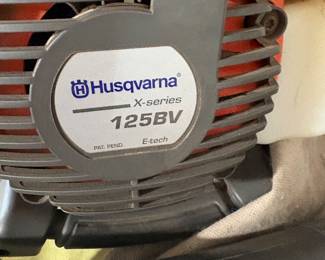 Husqvarma X series 125 BV - Leaf Cather/blower w bag various attachments