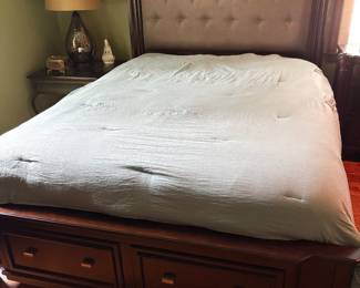 Queen Size Bed with Tuffeted headboard and 2 drawers built in to base. Queen size mattress available