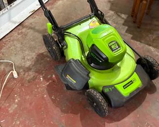 Electric lawnmower w battery pac and it works!