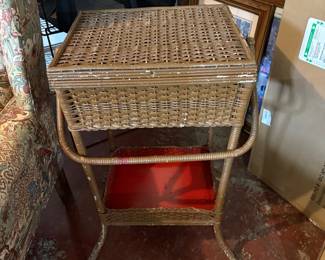 Sewing basket - rare with handle