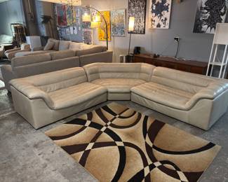Used Industry West $1250 (Retail $7000)