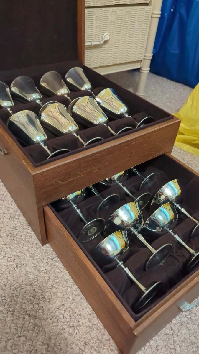 A Vintage 16 Piece Collection Of Italian El De Uberti Silver Plated Wine Goblets
