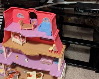 Doll House & TV Stand (VCR does not work)