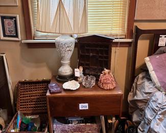 Picnic Basket, Wooden Side Table, Vtg Lamp