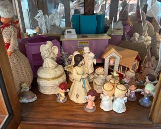 Vtg Ceramic Figurines