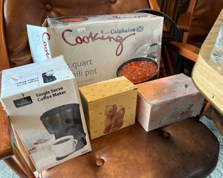 Single Serve Coffee Maker, Cozy Cats, Chili Pot