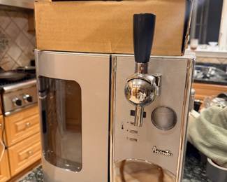 Avanti Mini Pub Beer Dispenser