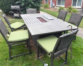 Propane lite table and chairs