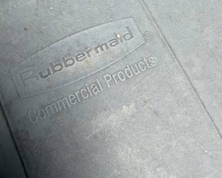 Rubbermaid Garbage cans