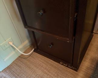 Storage cabinet