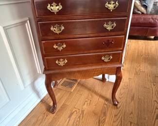 Flatware / Jewelry chest