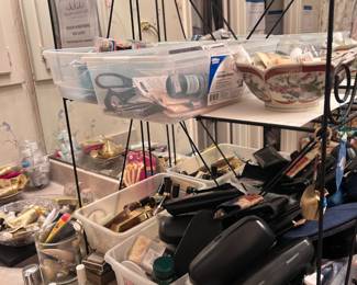 Wildflower Lane Estate Sales, helping Sugar Land homeowners transition with care, presents artwork and decorative accents.