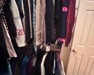 Wildflower Lane Estate Sales, Sugar Land's Estate Sale Experts, presents hats, gloves, and wardrobe essentials.