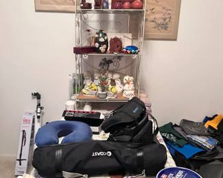 Wildflower Lane Estate Sales, Sugar Land's Estate Sale Experts, features travel bags and cosmetic bags.