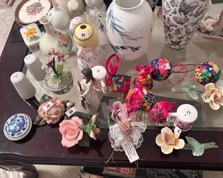 Wildflower Lane Estate Sales, trusted by Sugar Land families, showcases stylish clothing and fashion finds.