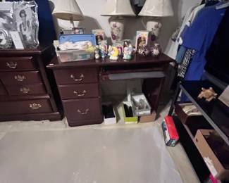 Wildflower Lane Estate Sales, helping Sugar Land homeowners transition with care, features quality entertaining items.