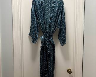 R65 - $20. Christian Dior Monsieur. One Size Robe.