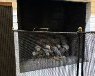 R42 - $25. 48" Mesh Tri-Fold Fire Place Screen. Good condition.