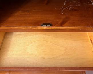 R33 - $100. Vintage Bailey & Sons Mastercraft Cabinet. Solid Pine Hutch. Measures 35" x 17.5" x 72.5" tall. Has a scratch on the inside shelf - see photo and a bit of wear at the handles. Solid piece and sturdy.