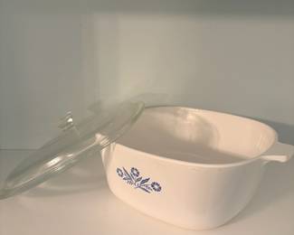 R34 - $12. Corning Ware 2.5 qt covered casserole dish.