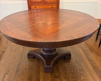 R28 - $125. Round Dining Room Table in Excellent Condition. Measures 60" round. Has 1 - 22" leaf.