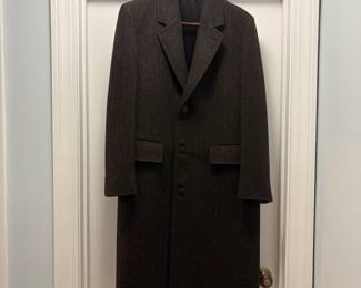R64 - $20. London Fog Overcoat 100% Wool. 42 Regular.
