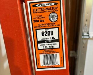 R47 - $85. Werner 8' Fiberglass Ladder. Model 6208.