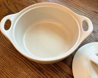 R36 - $20. Corning Ware Creations Stoneware 1.5qt covered casserole.