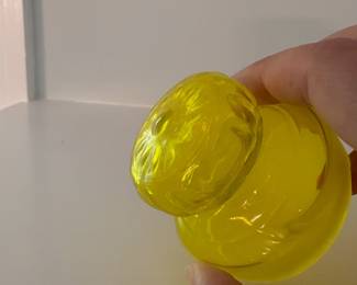 R8 - $40. Vintage Takahashi Apothecary Jar with daisy lid. Citron Yellow. Measures 6" tall to top of lid.